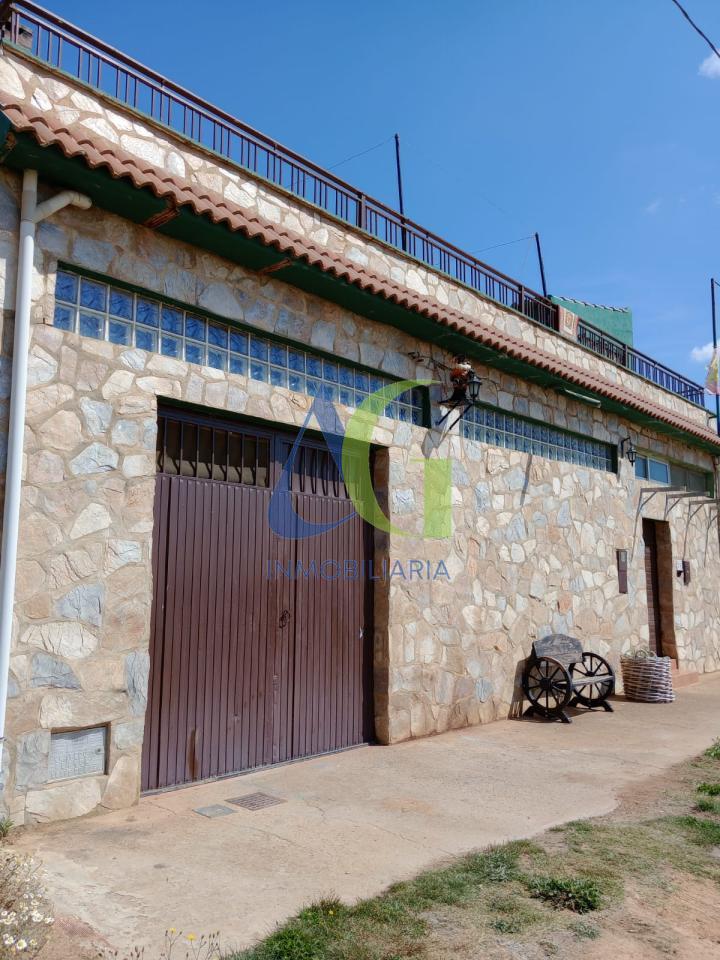 SE VENDE CASA DE 3 HABITACIONES EN FRESNO DE LA VEGA