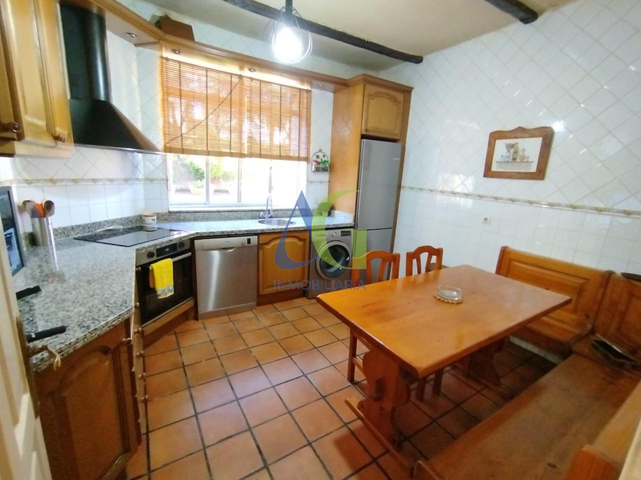 SE VENDE CASA DE 4 HABITACIONES EN RIBASECA