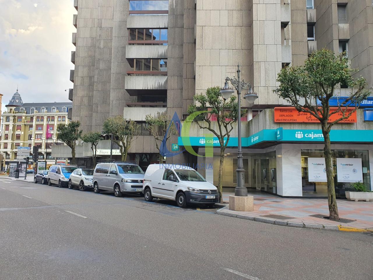 SE VENDE OFICINA DE 100M Y 30M DE TERRAZA EN SANTO DOMINGO LEON