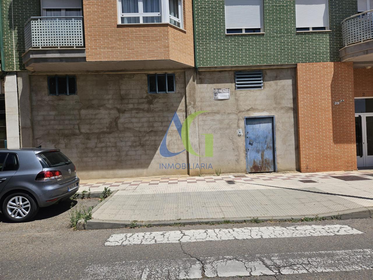 SE VENDE LOCAL DE 110M EN  VILLAOBISPO DE LAS REGUERAS