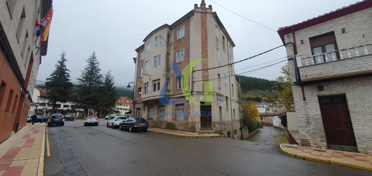 SE VENDE EDIFICIO EN LA MEJOR ZONA DE CISTIERNA DE 765M CONSTRUIDOS