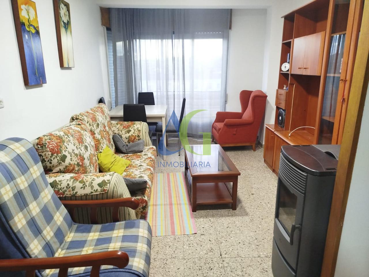 SE ALQUILA PISO DE 3 HABITACIONES EN LEON. ZONA PINILLA