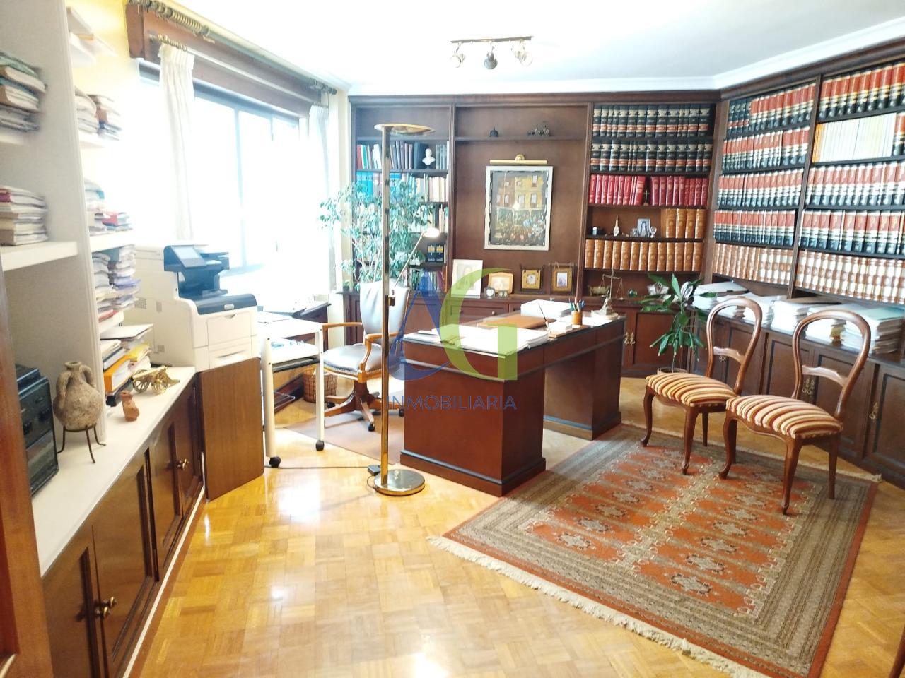 SE VENDE PISO DE 3 HABITACIONES EN EL CENTRO DE LEON. PASEO CONDESA DE SAGASTA