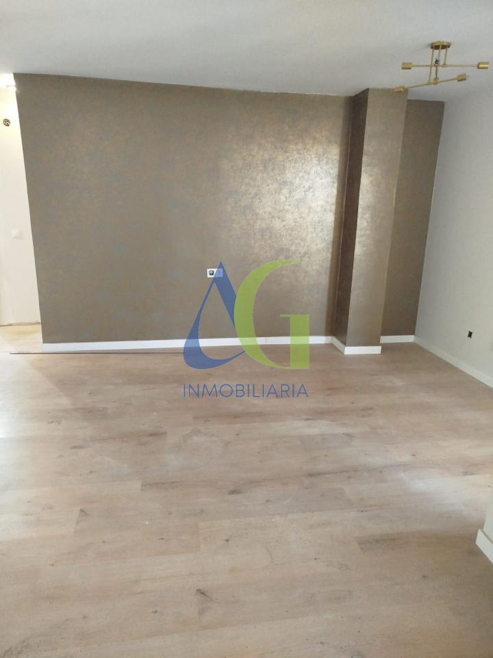 SE VENDE PISO DE 3 HABITACIONES EN TROBAJO DEL CAMINO