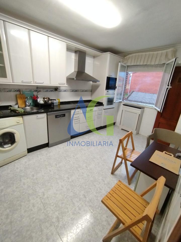 SE VENDE DUPLEX DE 3 HABITACIONES EN NAVATJERA.