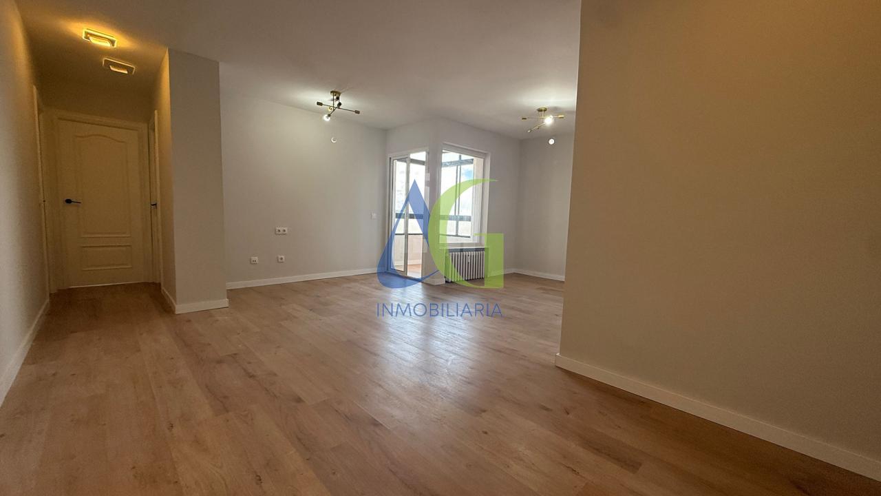 SE VENDE PISO DE 3 HABITACIONES EN TROBAJO DEL CAMINO