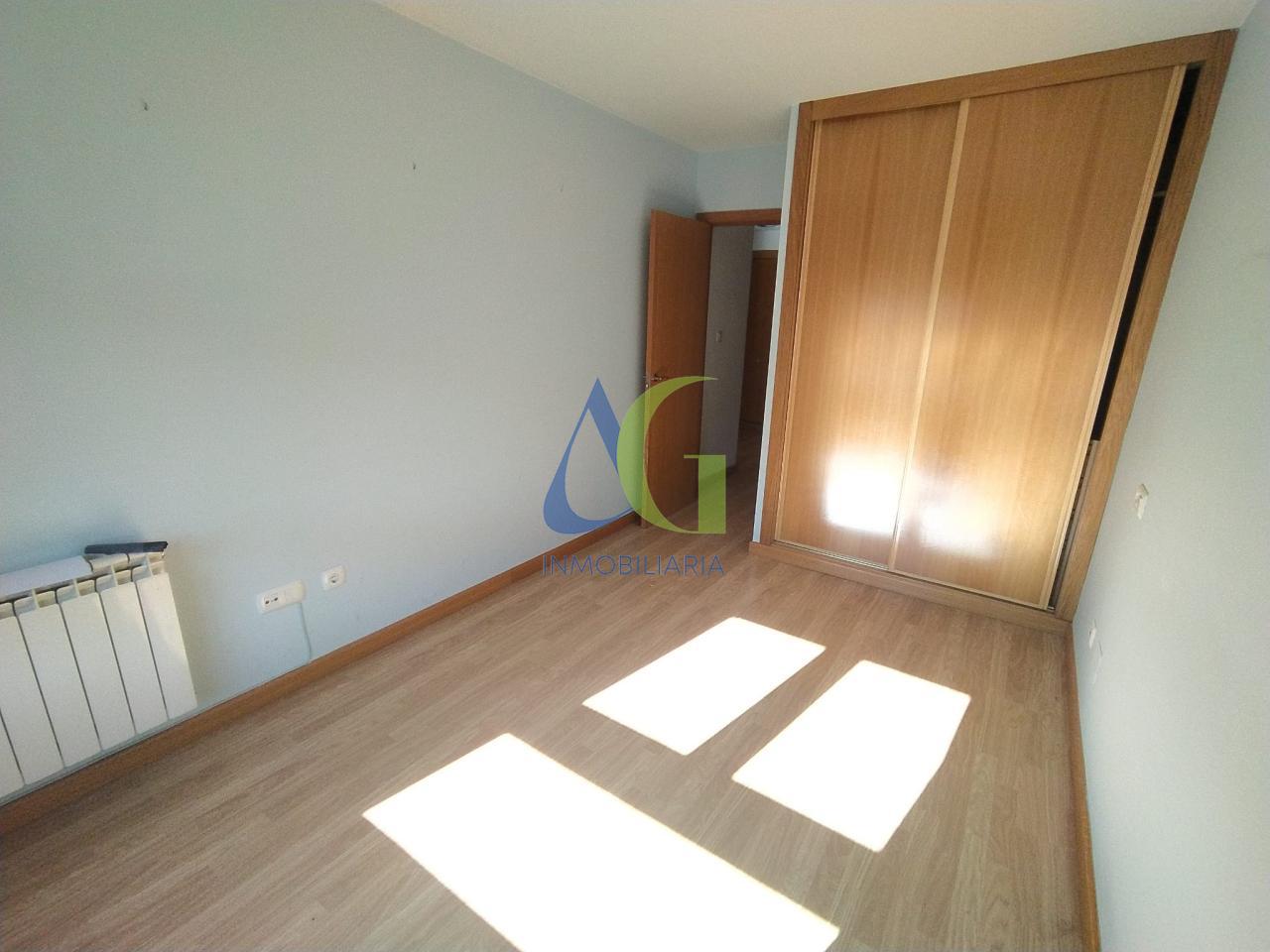 SE VENDE  DUPLEX DE 3 HABITACIONES EN VILLAOBISPO