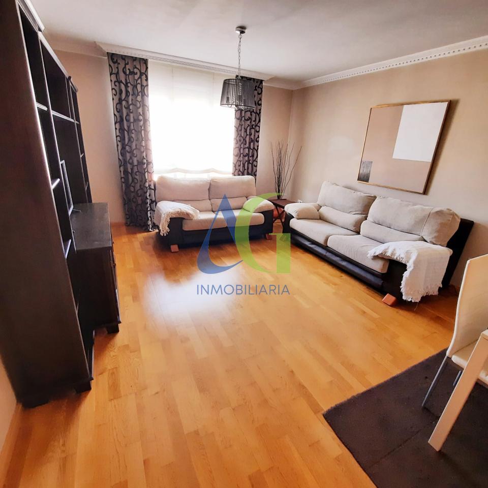 SE VENDE PISO DE 3 HABITACIONES EN LEON. ZONA CENTRO COMERCIAL ESPACIO LEON