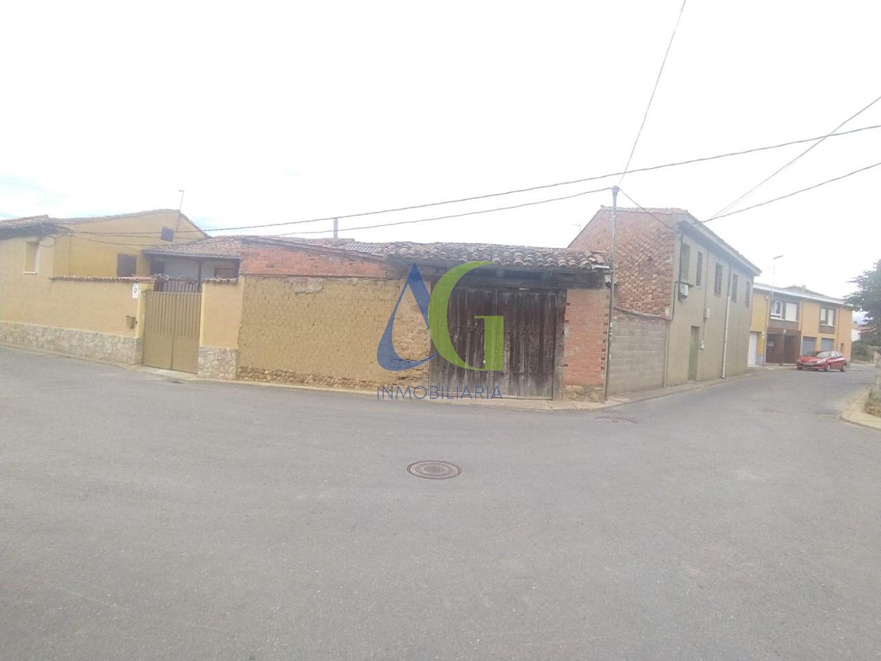 SE VENDE SOLAR URBANO DE 350M EN VILLARRODRIGO EN EL CENTRO DEL PUEBLO