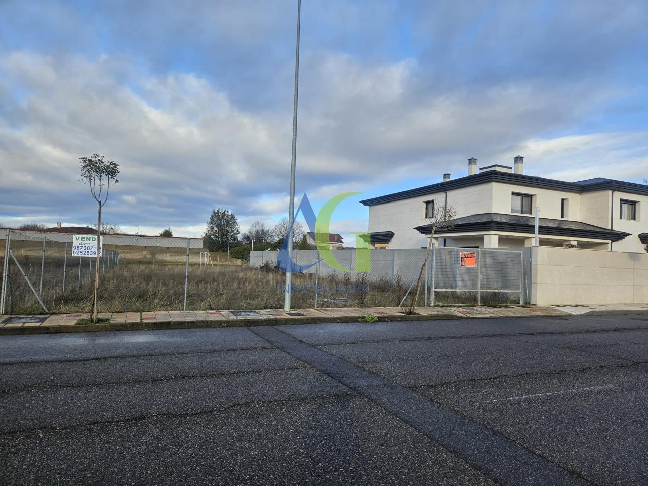 SE VENDE FINCA URBANA DE 613M EN EL CAMINON CALLE PRINCIPAL